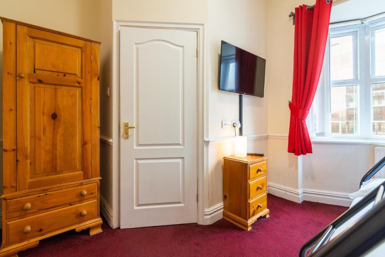 Old Trafford Stadium Hotel Салфорд Екстериор снимка